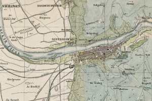 Ein detaillierter alter Stadtplan von Neuenheim, Deutschland, mit Straßen, Gebäuden und einem Fluss sowie Texten zur Informationsbereitstellung über die Stadtgröße, den Standort und die Geschichte.