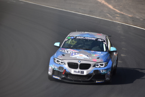 BMW M2 CS Racing Debüt mit bis zu 365 PS, Rennsport-Software und 95.000 Euro Preis