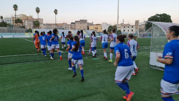 SC Frauen Belohnen Sich Selber