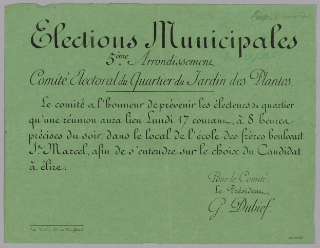 Ein grüner Zettel mit den Worten "Élections municipales" darauf vor einem weißen Hintergrund.